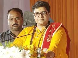 Karnataka: प्रज्ञा ठाकुर बोलीं- अपने घरों पर चाकू तेज कर के रखें लोग, पता नहीं कब-क्या हो जाए 1 13 47