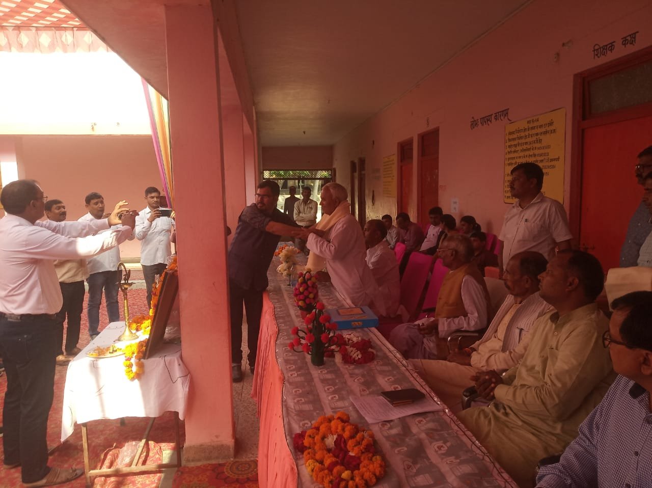 Raebareli: रायबरेली पुरातन छात्रो का सम्मान समारोह एवं गोष्ठी का हुआ आयोजन