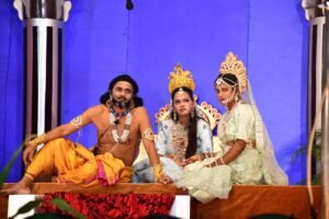 Sonbhadra: हिंडाल्को रामलीला में दशरथ के निधन और भरत-मिलाप की लीला ने श्रद्धालुओं को किया भावुक 1 WhatsApp Image 2026 10 16 at 15.20.36