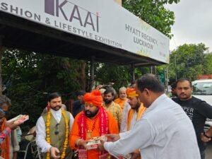 LUCKNOW: इंडिया 24X7 लाइव टीवी के प्रधान संपादक सुनील वर्मा “सोनू” जी का जन्मदिन बड़े ही धूमधाम से मनाया गया 6 WhatsApp Image 2023 07 25 at 4.09.53 AM 1