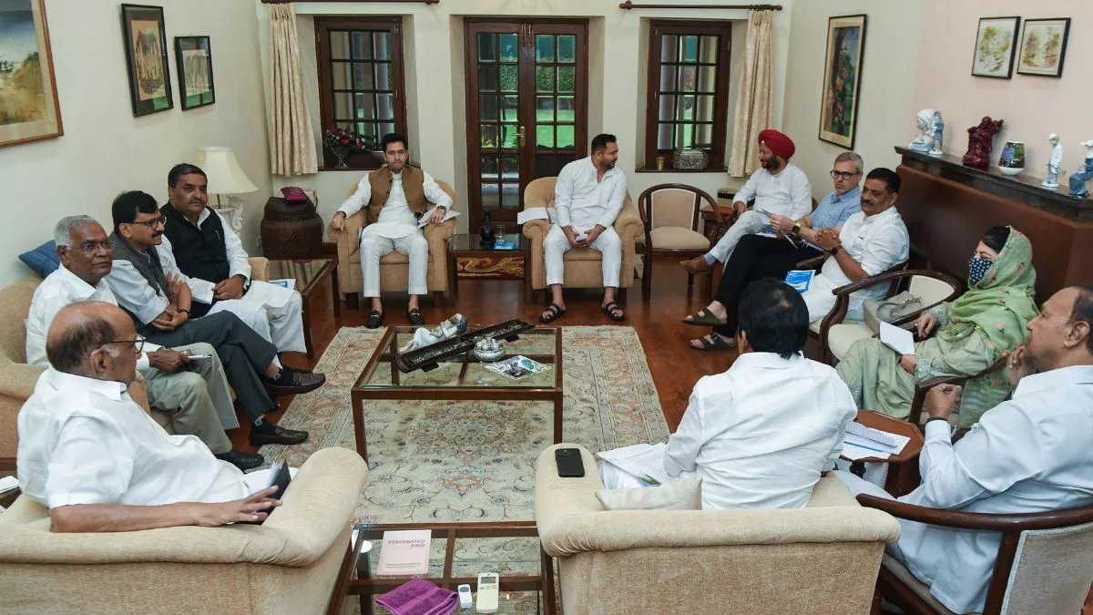 INDIA Coordination Committee Meeting: I.N.D.I.A गठबंधन के सीट बंटवारे के लिए बैठक में इन नेताओं ने लिया हिस्सा