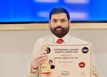 Journalist Dr. Sunil Kumar Verma: डॉ. सुनील वर्मा “सोनू” को दुबई सरकार द्वारा अवार्ड देकर किया गया सम्मानित