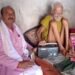 Barabanki News: बाराबंकी 'अधिवक्ता' अमित अवस्थी ने आज पीड़ित वृद्ध को pm मोदी जी के 'मन की बात' सुनने के लिये रेडियो किया भेंट 2 Barabanki News: बाराबंकी 'अधिवक्ता' अमित अवस्थी ने आज पीड़ित वृद्ध को pm मोदी जी के 'मन की बात' सुनने के लिये रेडियो किया भेंट