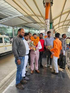 Journalist Dr. Sunil Kumar Verma: इंडिया 24×7 लाइव टीवी के प्रधान संपादक डॉ. सुनील वर्मा “सोनू” जी का लखनऊ एयरपोर्ट पर किया भव्य स्वागत