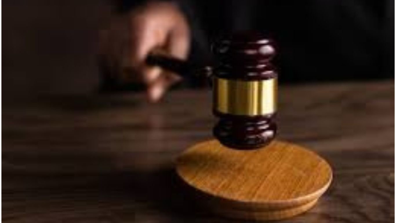 high court: क्या पति-पत्नी के बीच प्राइवेसी खत्म हो जाती है, हाईकोर्ट के फैसले से समझिए इस सवाल का जवाब?