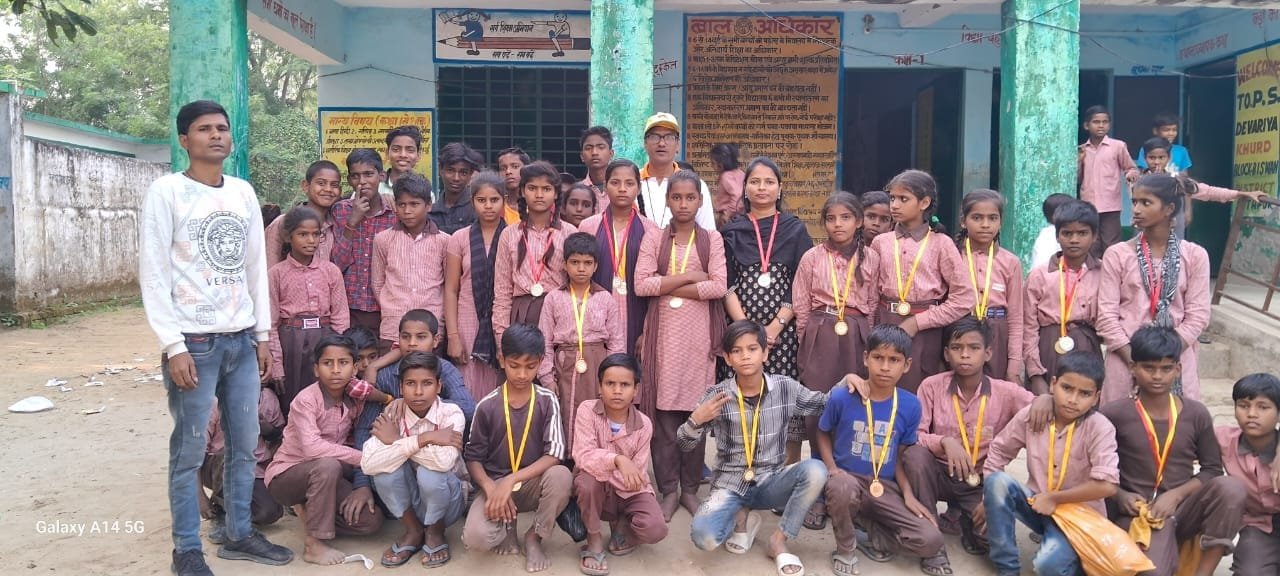 Sitapur: संकुल स्तरीय खेलकूद प्रतियोगिता में बच्चों ने दिखाया दमखम।