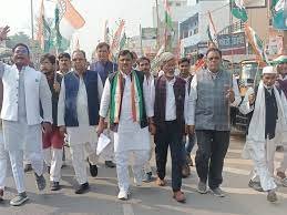Siddharthnagar: कांग्रेस का प्रदर्शन, गैस सिलेंडर के दाम कम करने की मांग