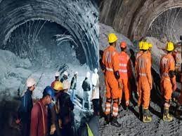 Uttarakhand Tunnel Accident Rescue: बड़ा अपडेट,उत्तरकाशी टनल हादसे में मंजिल के बहुत करीब बचाव अभियान, मजदूरों के लिए विशेष स्ट्रेचर की व्यवस्था 1 image 39