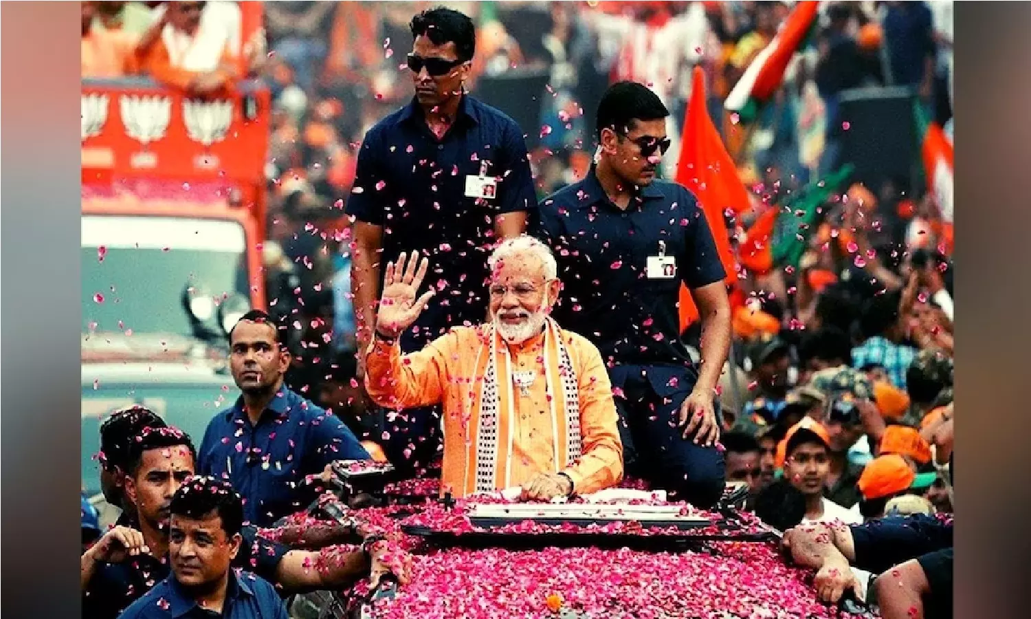 PM Modi Varanasi: दो दिवसीय काशी दौरे पर PM मोदी! 19 हजार करोड़ से अधिक की परियोजनाओं की देंगे सौगात