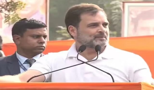 Rahul Gandhi: 'जब संसद में घुसे थे लड़के, बीजेपी सांसदों की हवा निकल गई', जंतर-मंतर पर बोले राहुल गांधी 1 Rahul Gandhi: 'जब संसद में घुसे थे लड़के, बीजेपी सांसदों की हवा निकल गई', जंतर-मंतर पर बोले राहुल गांधी