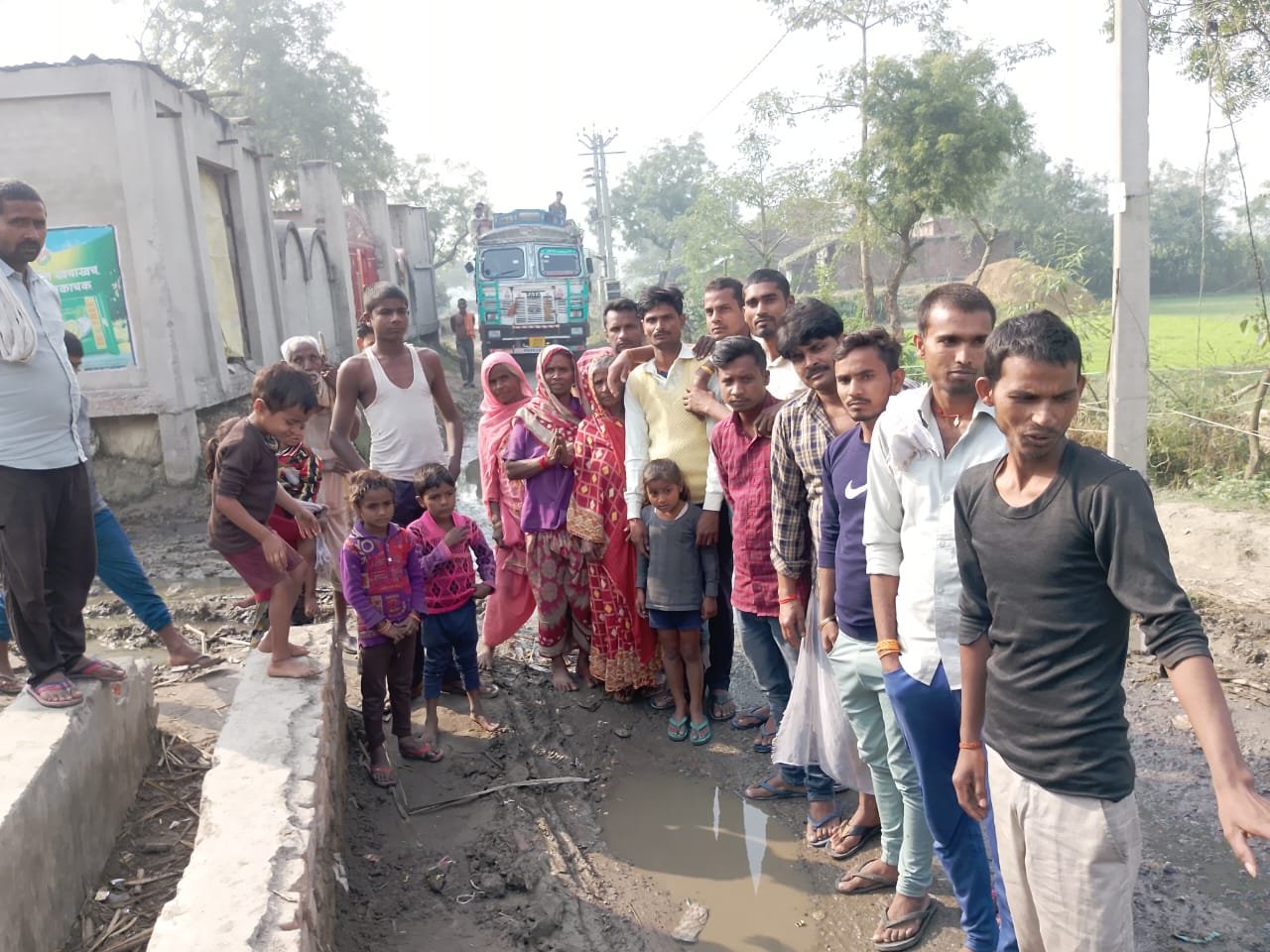 Sitapur News: बसैहिया कोठार ग्राम पंचायत में भ्रष्टाचार का आरोप, ग्रामीणों में आक्रोश
