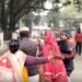 Ballia News: महिलाओं ने नेताजी को चप्पलों से पीटा! वजह जान चौंक जाएंगे आप