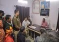 Bahraich News: थानेदार की कुर्सी पर बैठकर विधायक नें दबंग अंदाज में पुलिस अफसरों को दी धमकी, वीडियो वायरल