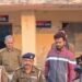 Bihar News: चोरी की बाइक पर फर्जी नंबर लगाकर 90 बोतल शराब के साथ तस्कर गिरफ्तार
