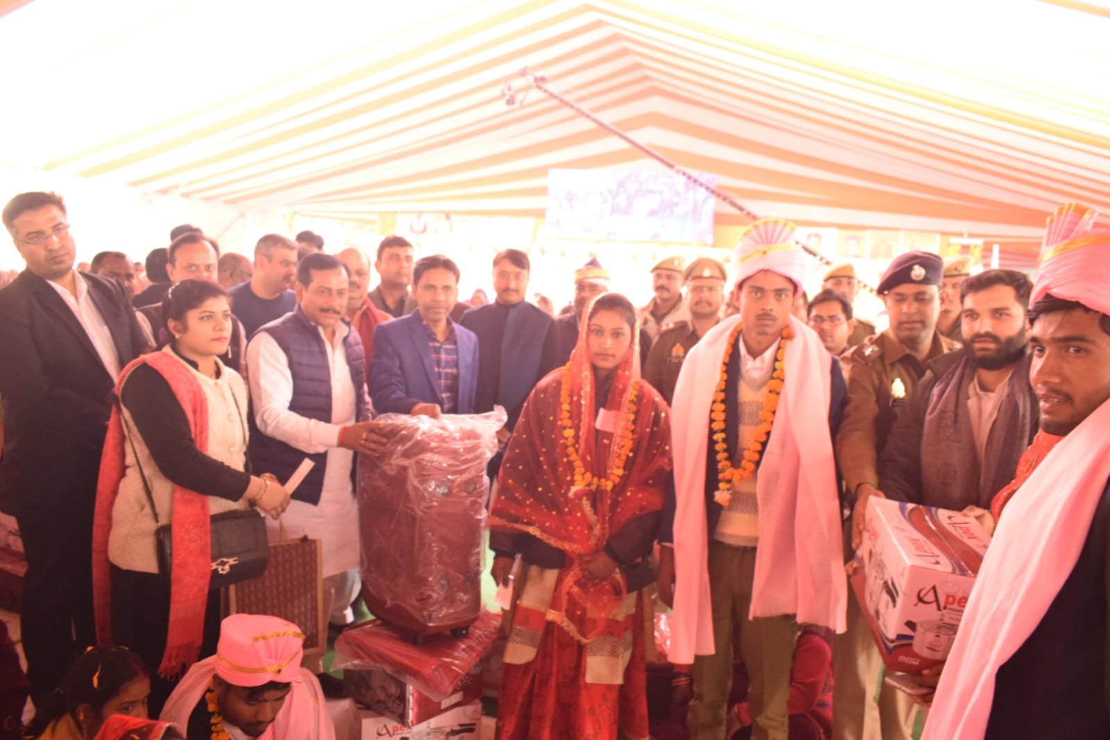 Lakhimpur: मुख्यमंत्री सामूहिक विवाह कार्यक्रम में 379 जोड़ों ने लिए फेरे, 23 का निकाह