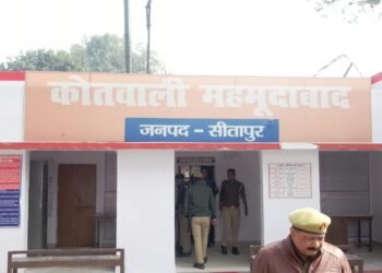 Sitapur News : सीतापुर में अज्ञात महिला का खेत में मिला शव, हत्या की आशंका......