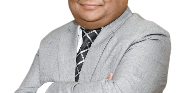 Sonbhadra News: डॉ. दत्ता ने बच्चेदानी की ट्यूब में हुई प्रेगनेंसी से ट्यूब फट जाने का किया सफल ऑपरेशन