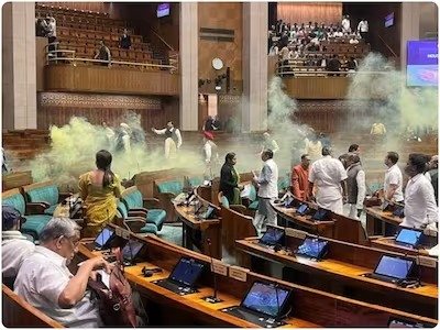 Parliament Security Breach: संसद सुरक्षा मामले में दिल्ली पुलिस ने की बड़ी कार्यवाही, जालौन से एक युवक गिरफ्तार