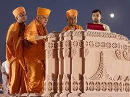 UAE Hindu Temple: 108 फीट ऊंचा, 700 करोड़ की लागत...अबू धाबी में बन रहा पहला हिंदू मंदिर, उद्घाटन में पीएम मोदी होंगे शामिल 1 image 192