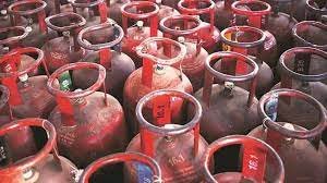 LPG Cylinder : गैस सिलेंडर हो गया है खत्म? ना करें चिंता, ऐसे दूर होगी समस्या ..... 3 image 260