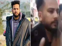 Elvish Yadav Viral Video : एल्विश यादव के साथ अब वैष्णो देवी में हुआ नया कांड, भीड़ ने की खूब पिटाई ,वीडियो वायरल 1 image 486
