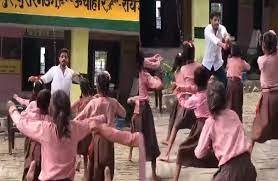 Raebareli News : मेरे घर राम आये हैं’ पर बच्चों को सिखाया डांस , वीडियो वायरल.... 2 image 711
