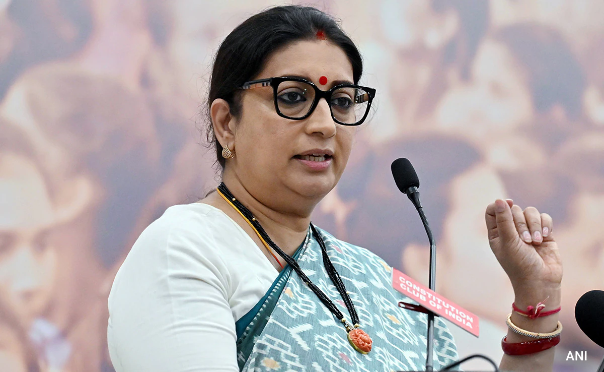 Smriti Irani Amethi Visit: स्मृति ईरानी ने कांग्रेस पर साधा निशाना! बोलीं- बाबर की मजार पर मत्था टेकने वालों का कलेजा फट रहा
