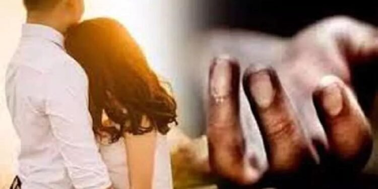 Noida News: पत्नी चचेरे भाई से लड़ा बैठी इश्क! आपत्तिजनक हालत में पति ने पकड़ा, फिर जो हुआ...