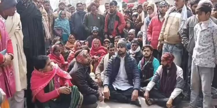 Ballia News : नर्सिंग होम की लिफ्ट में मिला महिला का शव, परिजनों ने जताई हत्या की आशंका