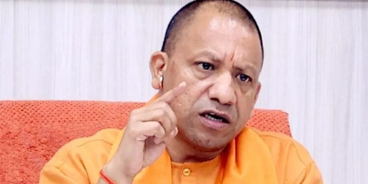 Lucknow News : अधिकारियों की लापरवाही पर बदले CM के तेवर, 17 जिलों के ADM से मांगी जानकारी