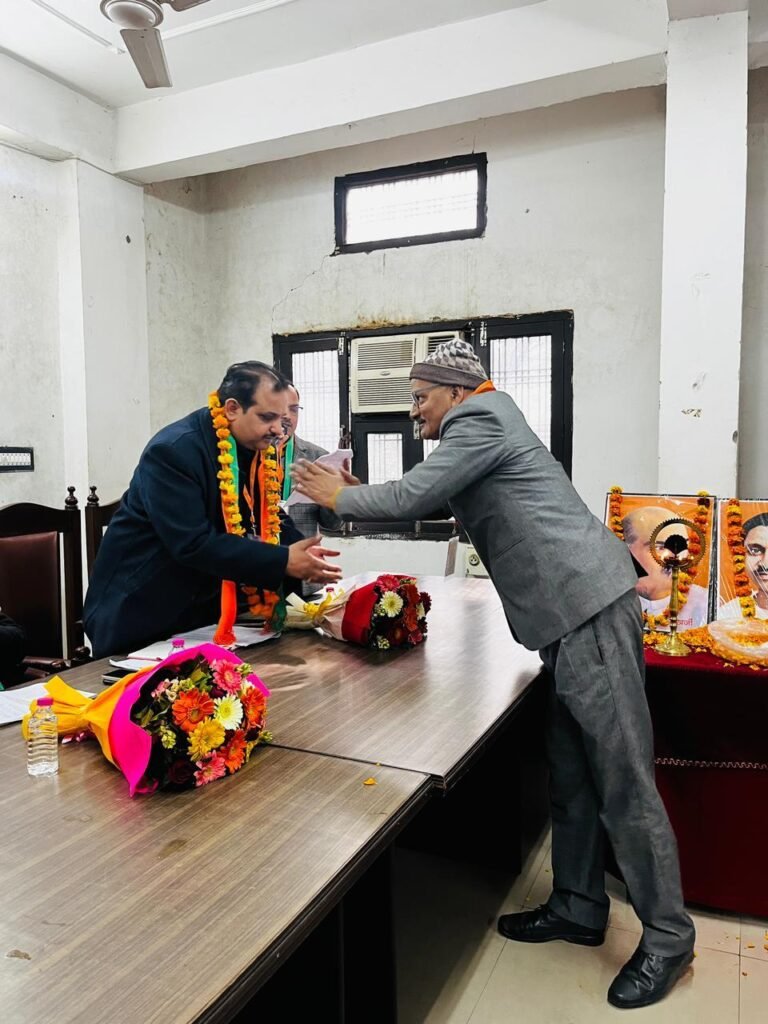 Lucknow News: आज भाजपा अवध क्षेत्र विधि प्रकोष्ठ के द्वारा आयोजित की गई बैठक 6 cf463cc1 8de8 431d a324 01f3d771c6af