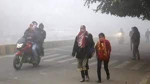 Weather Update Today : दिल्ली और यूपी समेत कई राज्यों में कड़ाके की ठंड का कहर , 16 जनवरी तक छाया रहेगा घना कोहरा 2 image 298