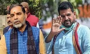 UP News: सांसद बृजभूषण और WFI के निलंबित चीफ संजय सिंह को बम से उड़ाने की धमकी, मचा हड़कंप 1 image 327