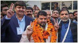 UP News: सांसद बृजभूषण और WFI के निलंबित चीफ संजय सिंह को बम से उड़ाने की धमकी, मचा हड़कंप 2 image 328