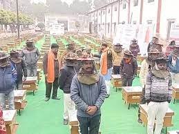 Barabanki News : PM मोदी के अभियान को मजबूत कर रहा केवीआईसी, ग्रामीण कारीगरों को उपकरण और टूल-किट्स देकर बना रहा आत्मनिर्भर 1 image 568