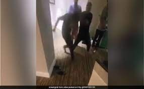 Rahat Fateh Ali Khan Viral Video: चप्पलों से शख्स को पीटते राहत फतेह अली खान का वीडियो वायरल, पाकिस्तानी सिंगर ने दी सफाई 3 image 642