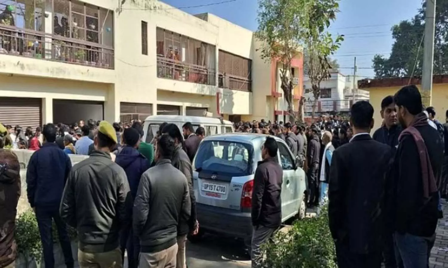 UP News: सरकारी आवास पर संदिग्धावस्था में मिला महिला जज का शव, छानबीन में जुटी पुलिस