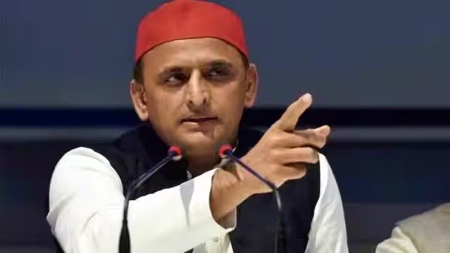 Bahraich News: अखिलेश यादव ने सरकार पर साधा निशाना! सरकार खुद कराती है पर्चा लीक