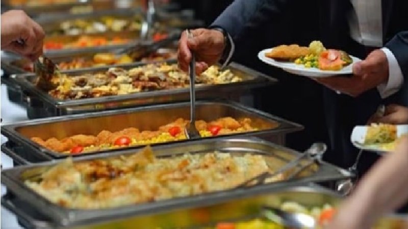 UP News: बिन बुलाए शादी में पहुंचे हास्टल के छात्र, सुरक्षाकर्मियों पर किया पथराव