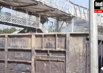 Hardoi News: मालगाड़ी से धुआं निकलने पर मचा हड़कंप