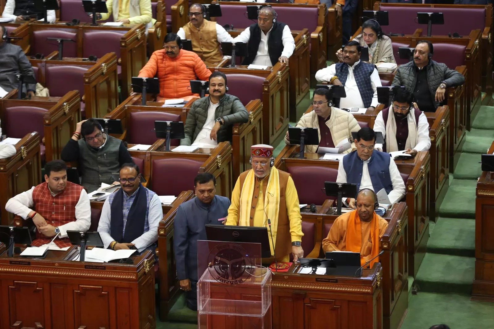 UP Budget 2024 : यूपी में महिलाओं के लिए बड़ा बजट, जानिए कौन सी नई योजनाओं हो रही लांच ?