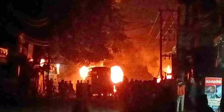 Haldwani Violence Update: हल्द्वानी हिंसा में 6 लोगों की मौत, 250 से अधिक जख्मी, स्कूल-दुकान-इंटरनेट सब बंद
