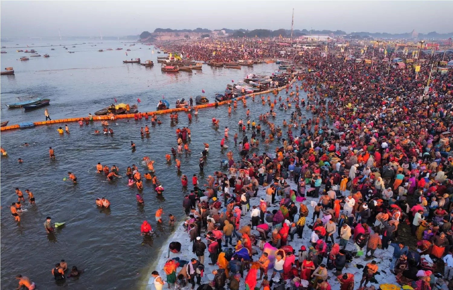 Mauni Amavasya 2024 : संगम तट पर उमड़ा जनसैलाब, स्नान-दान और दर्शन का सिलसिला जारी , हेलीकॉप्टर से पुष्प वर्षा की तैयारी