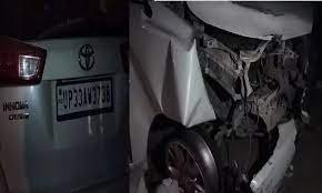 Raebareli News: कार ने बाइक को मारी टक्कर, फिर 3 किमी तक घसीटा, पत्नी बच्चे की हालत गंभीर