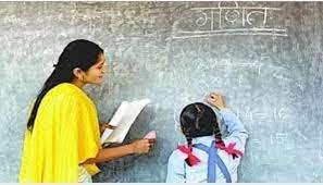 Uttar Pradesh: प्राइमरी स्कूलों में फिलहाल नहीं होंगी शिक्षक भर्ती, लेकिन बढ़ सकता है शिक्षामित्रों का मानदेय 2 image 108