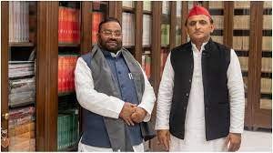 Swami Prasad Maurya : स्वामी प्रसाद मौर्या ने छोड़ा सपा का साथ, एमएलसी पद से भी दिया इस्तीफा
