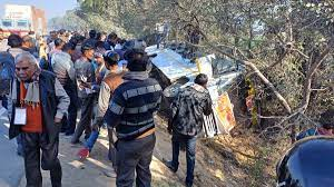 UP News: भाजपा कार्यकर्ताओं की बस पलटी! रामलला के दर्शन करने जा रहे थे भाजपा कार्यकर्ता 1 image 43
