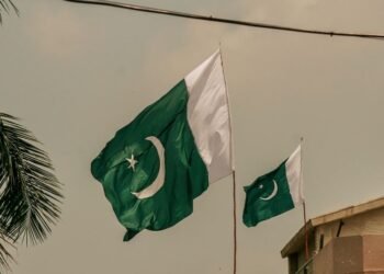 Pakistan Politics: पाकिस्तान में राजनीतिक अराजकता: चुनाव के बाद भी अनिश्चितता का माहौल
