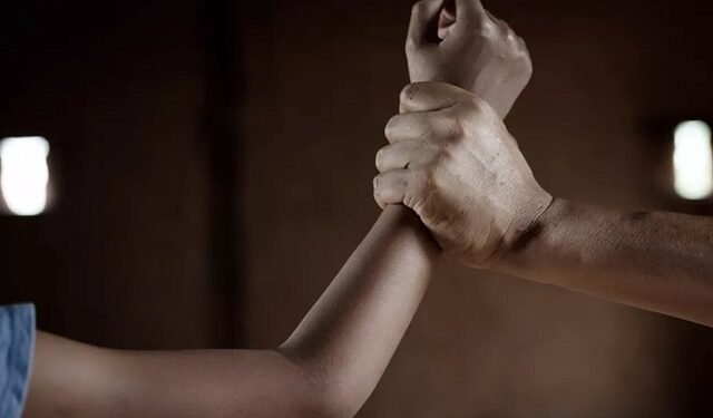 UP Crime: प्रधानाचार्य की शर्मनाक करतूत! मासूम छात्राओं के साथ की अश्लील हरकतें