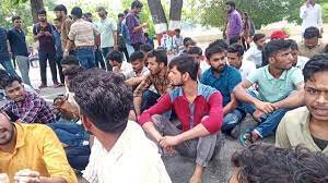 छात्रवृत्ति समस्याओं को लेकर ABVP का धरना जारी, LU प्रशासन पर लगाए लापरवाही के आरोप